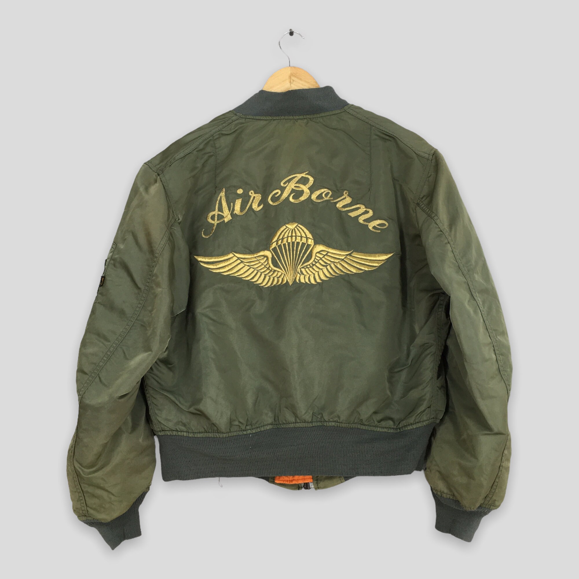 Vintage Alpha Industries MA-1 Bomber Flight Jacket Large 80s Vintage Alpha Industries MA-1 Bomber Flight Jacket Large 80s