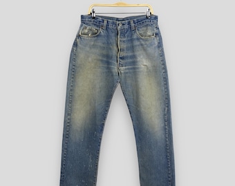 W34 L32 — vintage Levi's 501xx Jeans Men — 1990s, Twist Left Leg