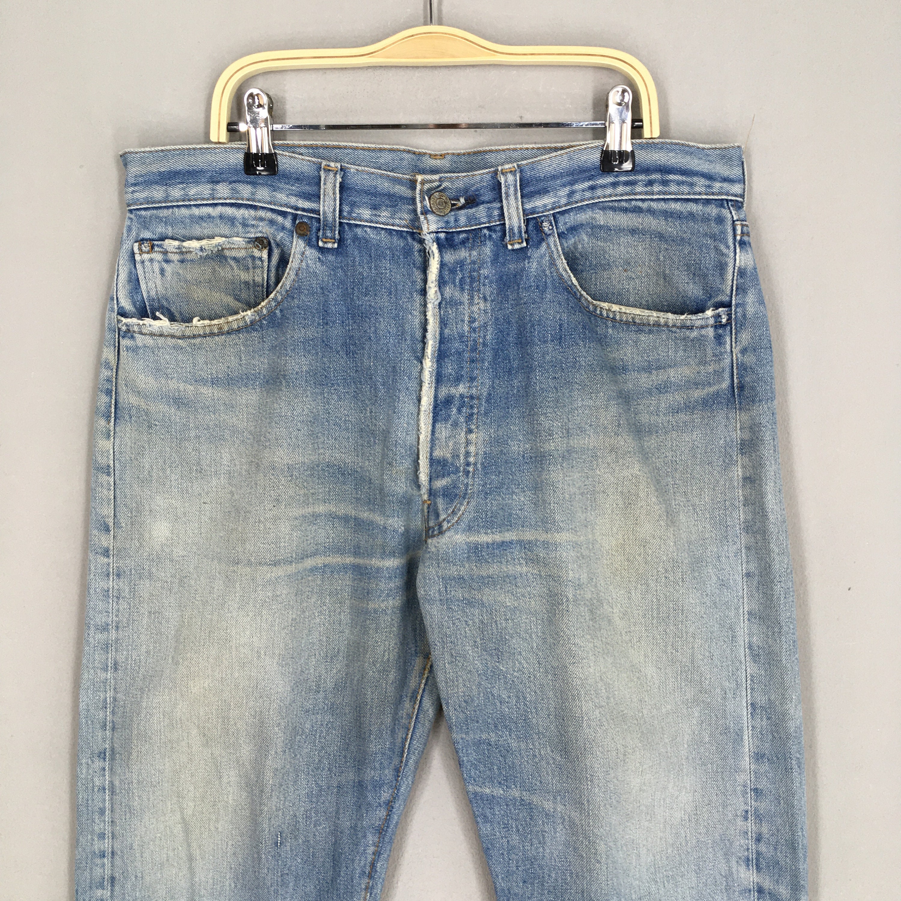 Size 32x31.5 Vintage 80s Levi's 501 Faded Blue Light Wash Jeans