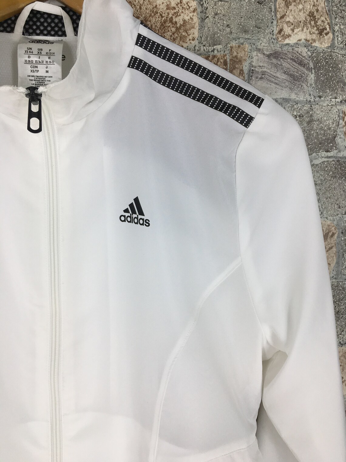 adidas originals windrunner