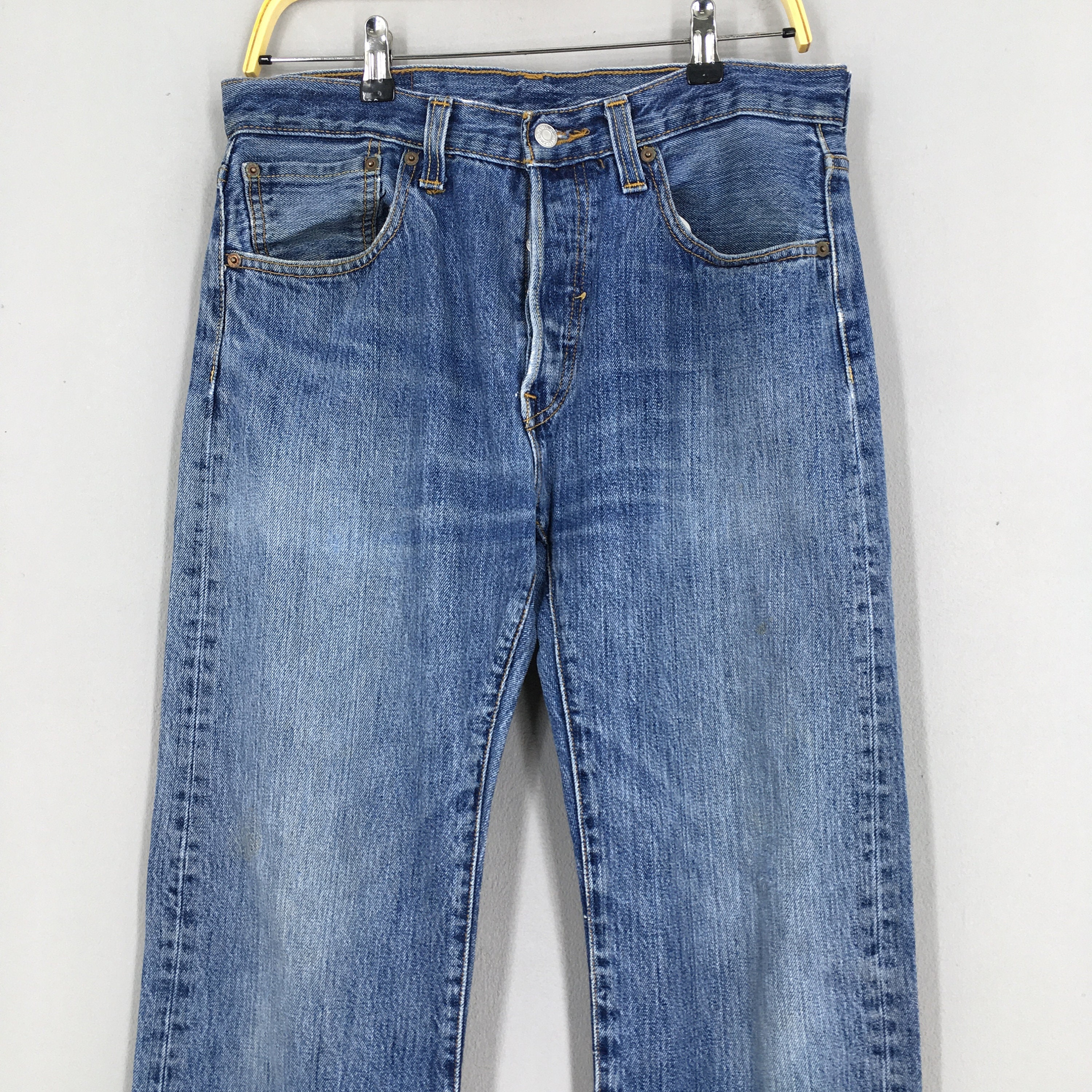 90s Levis 501 最終USA Washed Blue Levi's 501 90s jeans in mid wash blue | ASOS