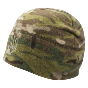 Casquette multicam camouflage militaire en polaire avec trident ukrainien. Casquette tactique. Armoiries. Bonnet chaud par temps froid. Fabriqué en Ukraine.