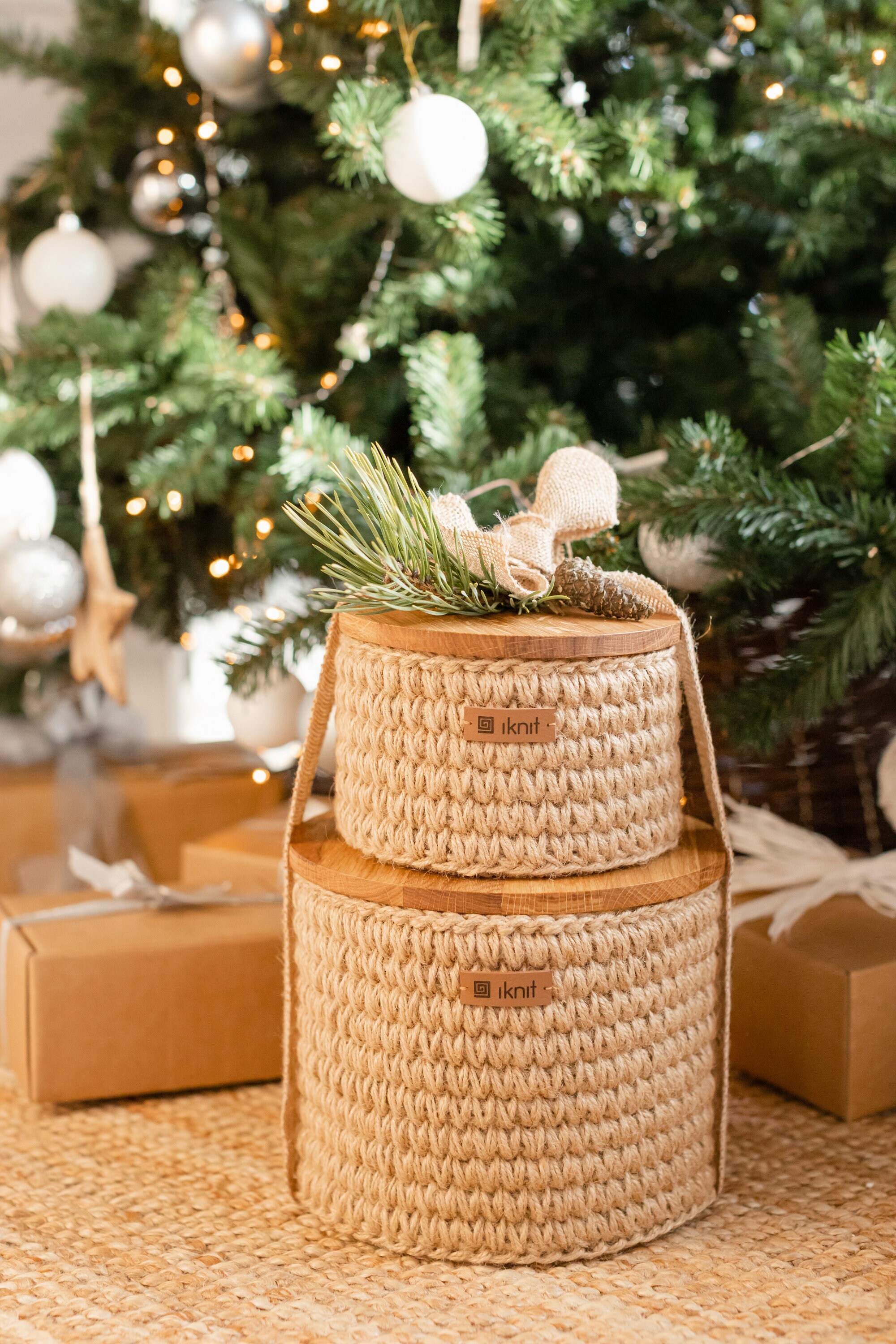 Storage baskets with wooden lid. Set of two baskets for storage in the kitchen, bedroom or nursery. A perfect housewarming gift.