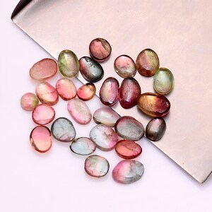 Bio Color Turmalin Ädelsten 5 mm-8,5 mm Ojämna Platta Baksida Mix Cabochons Parti ~ Naturlig Multi Turmalin Lös Slät Cabochon Parti För Smycken bild 5