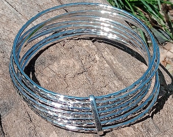 Engraved weekly silver bracelets for women - Set of 7 attached closed silver bangles - Recycled silver bracelet