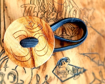 ButtonLOXX Dread Tie OM symbol engraved design (oak) *50mm*