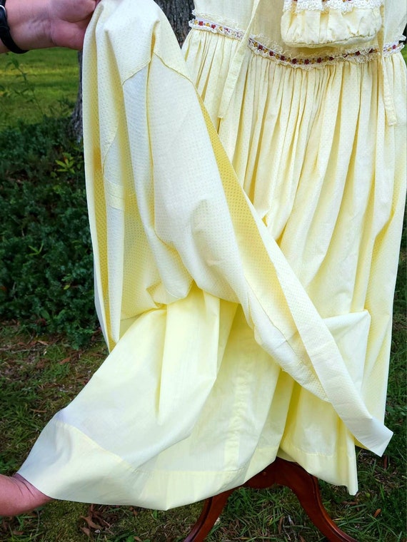 Wonderful Yellow Victorian Dress with Matching Bonnet… - Gem