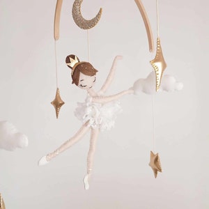 Little ballerina mobile. Customizable mobile for baby girls. A hanging mobile for a neutral yet girly nursery, perfect as a baby shower gift