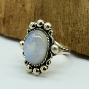 ハンドメイドレインボームーンストーンリング：925スターリングシルバー、ボヘミアンエレガント