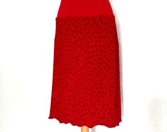 Knee-length skirt in cloque jersey with waistband, red with small polka dots