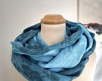 Loop made of cloque jersey in turquoise floral