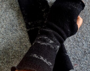 Merino wool knitted arm warmers with thumb opening, pure wool in black and grey