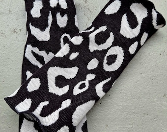 Cotton leg warmers, arm warmers, wrist warmers made of jacquard knit, black/beige
