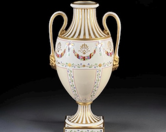 Jarrón de porcelana Richard Ginori, firmado por Danilo Bruschi, estilo neoclásico, siglo XX, 36,9 cm (14,57 pulgadas)