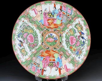 Plato de porcelana china Famille Rose con medallón de rosa, período republicano, c. 1920-1930 - 8,5 pulgadas