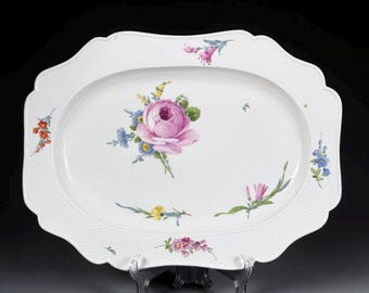 Bandeja grande para servir Meissen Marcolini del siglo XVIII con motivos florales, relieve Ozier, 43 cm (17 pulgadas)