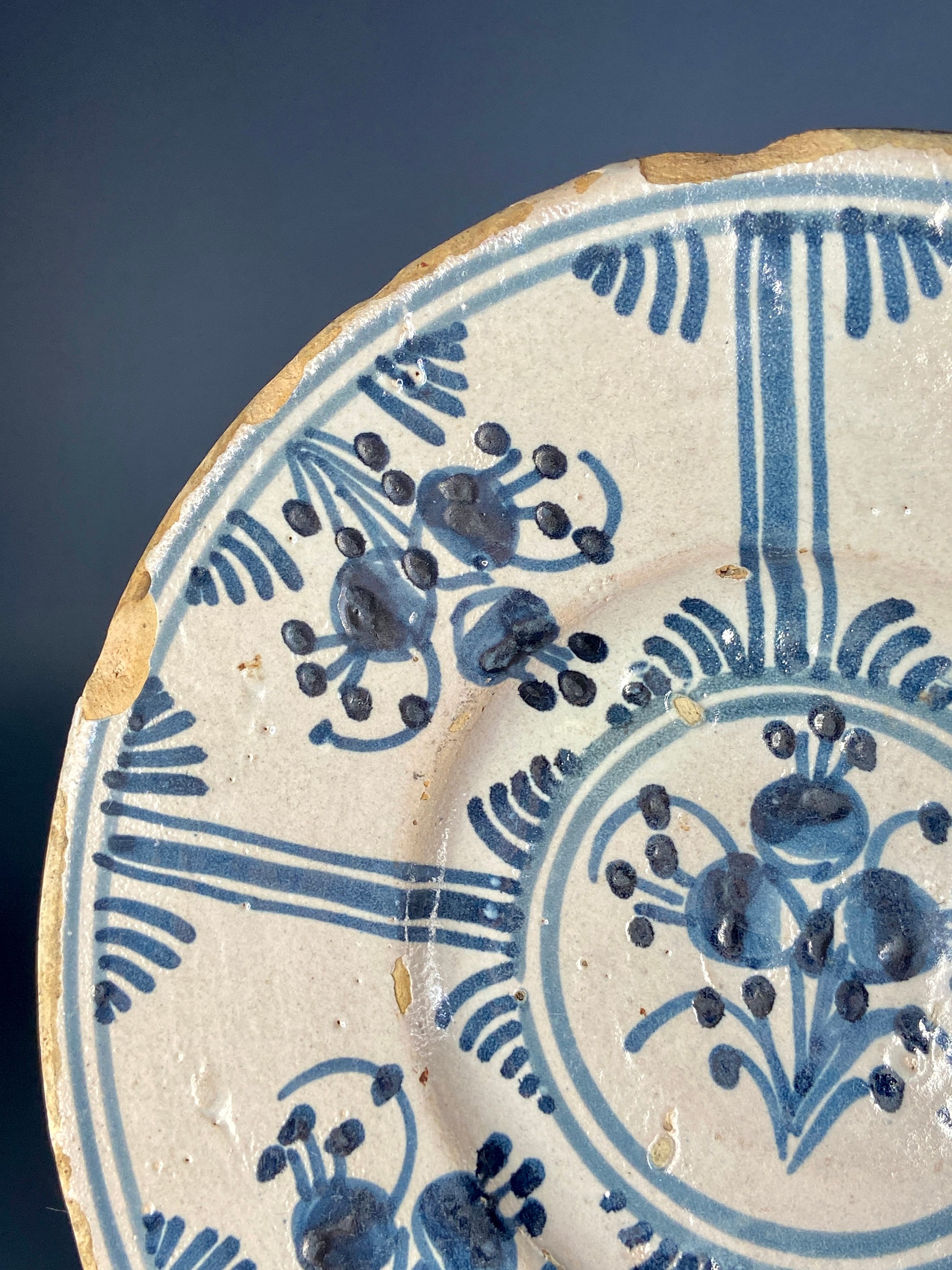 17～18世紀、希少なアンティークカタロニア風皿、スペイン製陶器、チレ