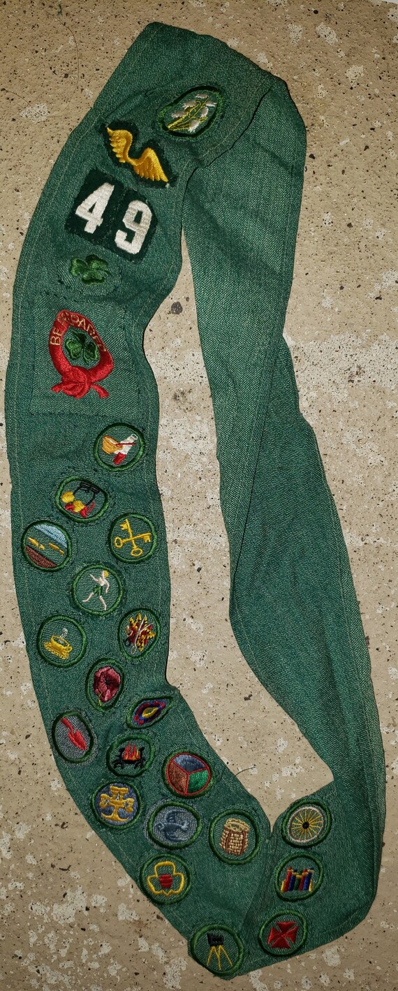 1948-1955 Girl scout sash with 20 Badges and Insig