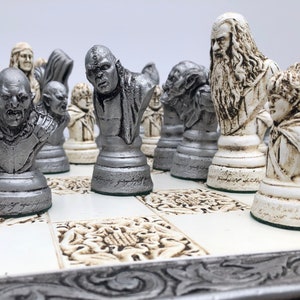 Lord of the Rings chess set and chess board Made to order image 1