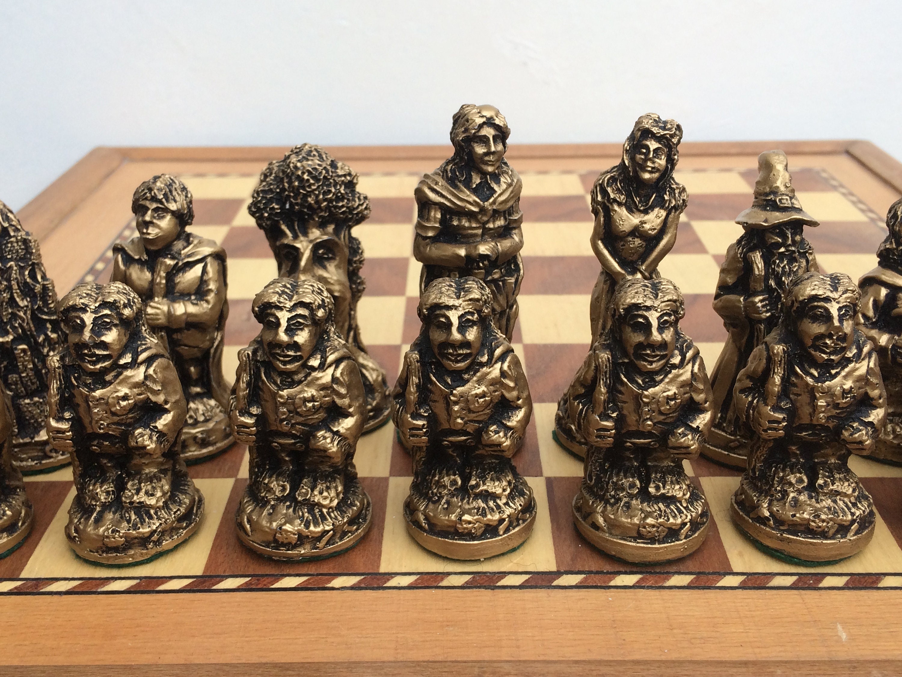 Lord of the Rings Chess Set LOTR Themed Chess Pieces in Gold -  Portugal