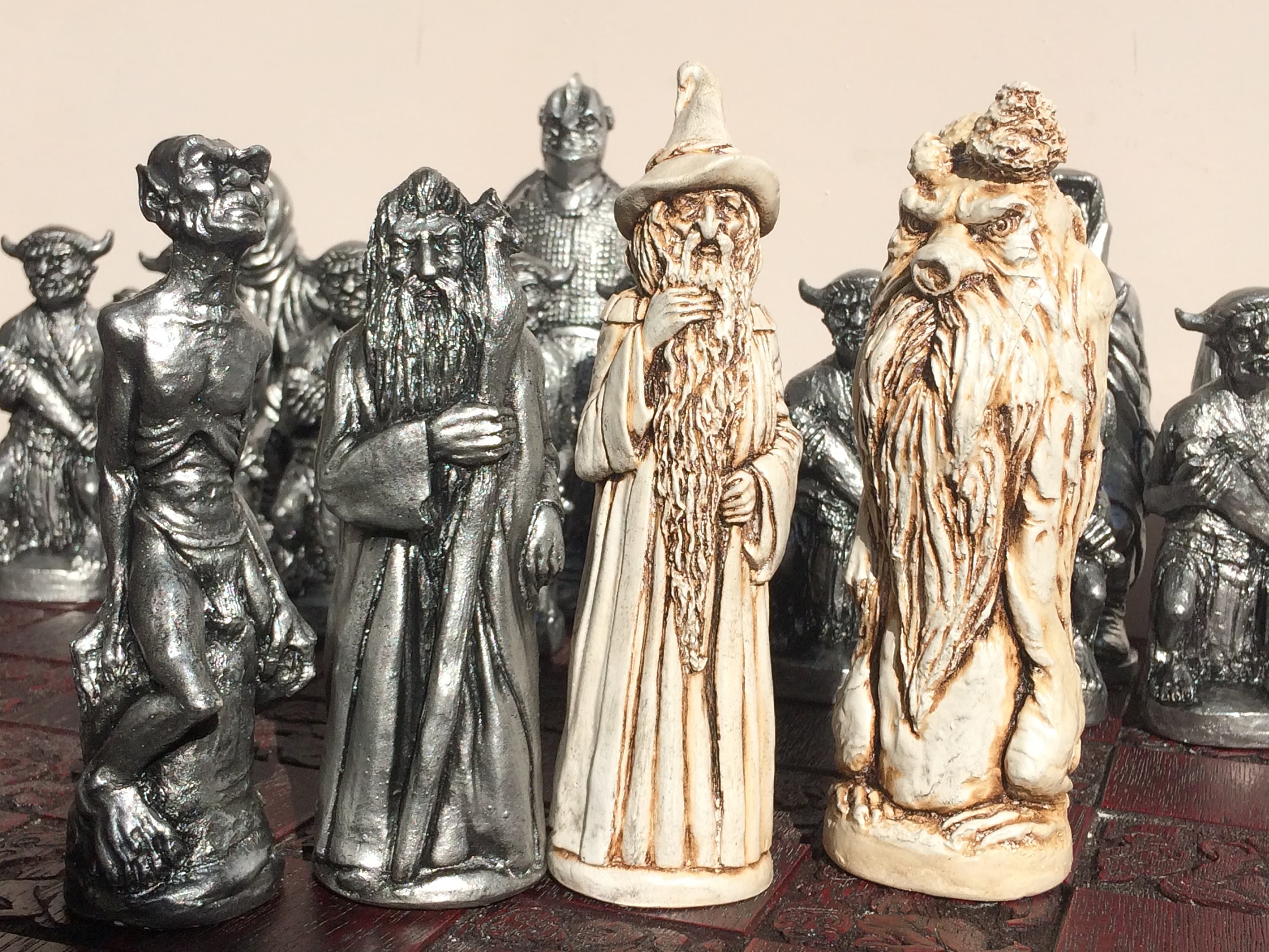 lord of the rings collector's set of 30 figures