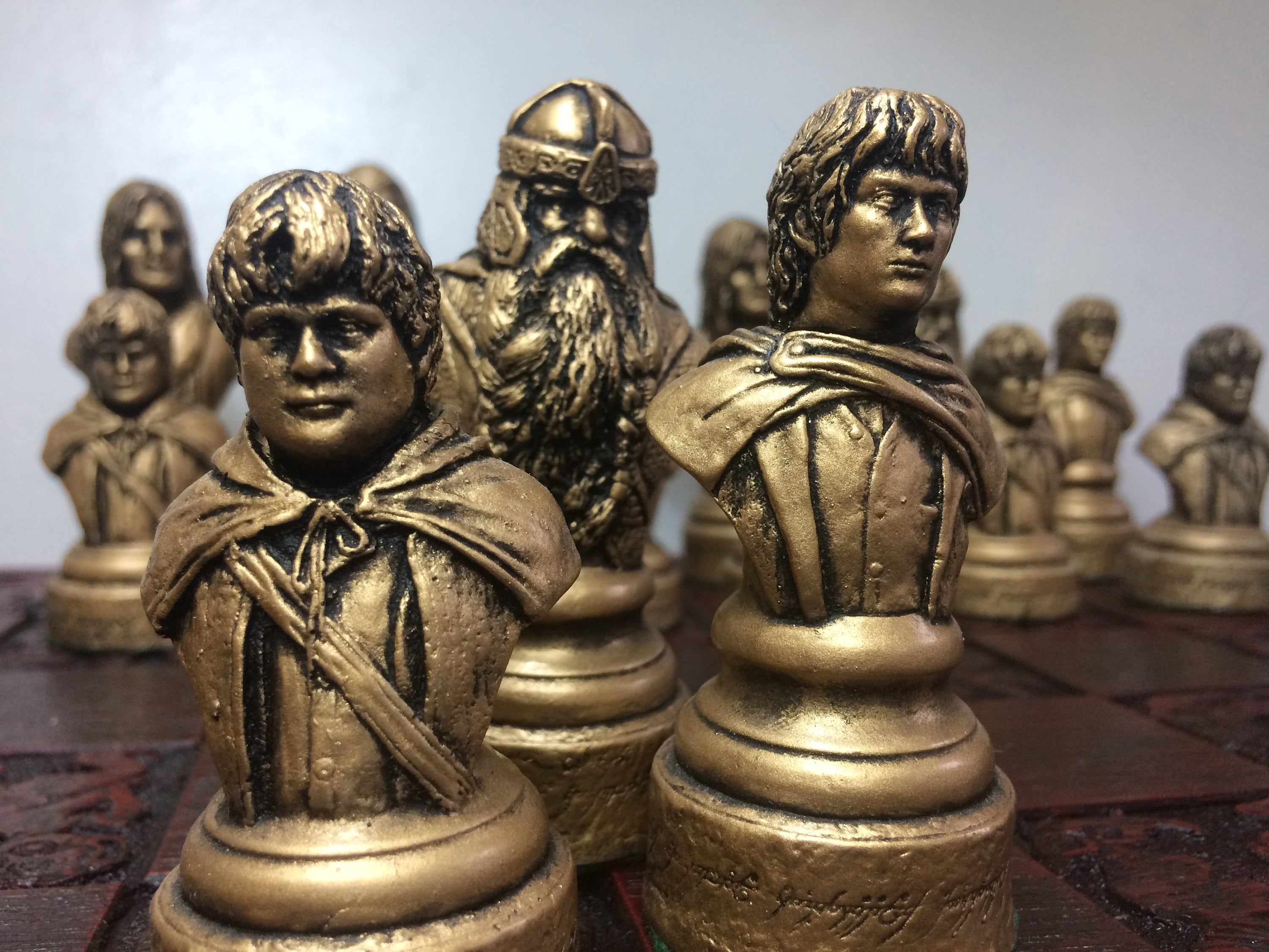 Lord of the Rings Chess Set LOTR Themed Chess Pieces in Gold -  Portugal