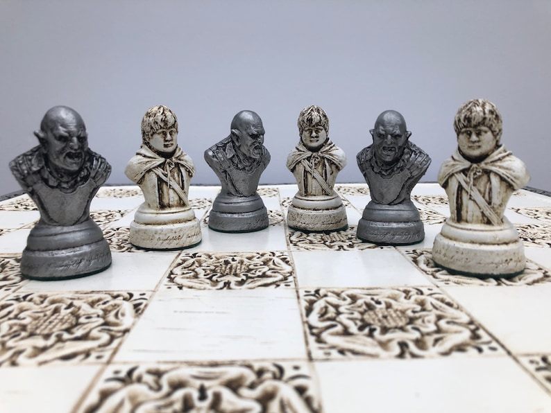 Lord of the Rings chess set and chess board Made to order image 7