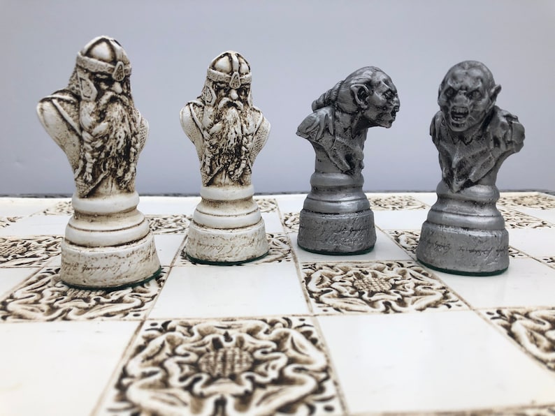 Lord of the Rings chess set and chess board Made to order image 5