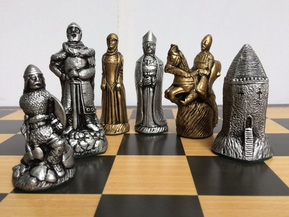 Royal Medieval British Army - Set Scacchi In Metallo Rame Anticato, Scacchiera In Legno Con Effetto Marmo, Re 8,5 Cm