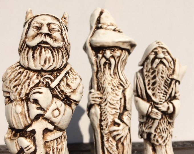 Lord of The Rings Chess Set - Large LOTR Chess Set - Highly detailed design (Chess pieces only) - Made to order