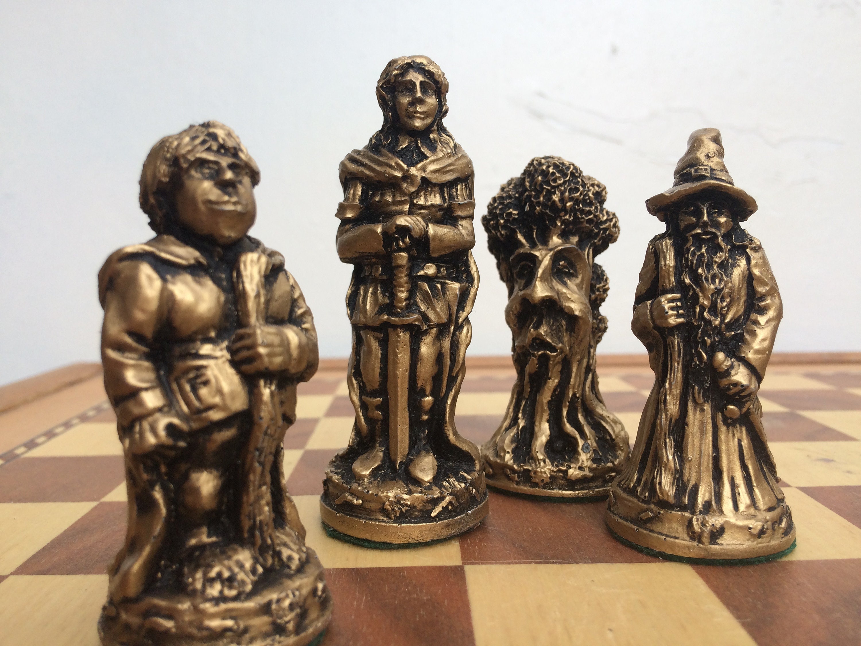Lord of the Rings Chess Set - LOTR Themed Chess Pieces in Gold and