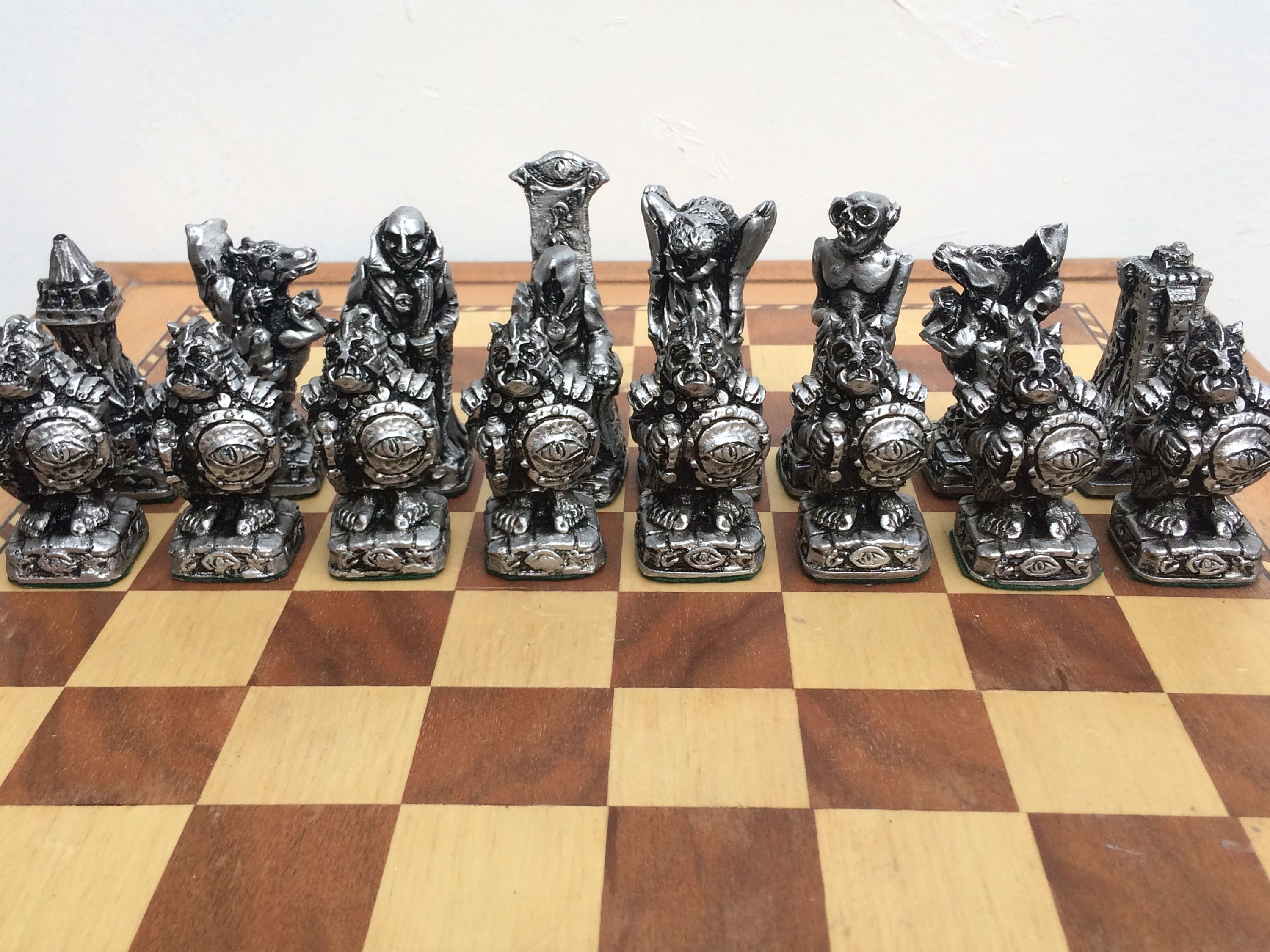 Lord of the Rings Chess Set LOTR Themed Chess Pieces in Gold -  Portugal