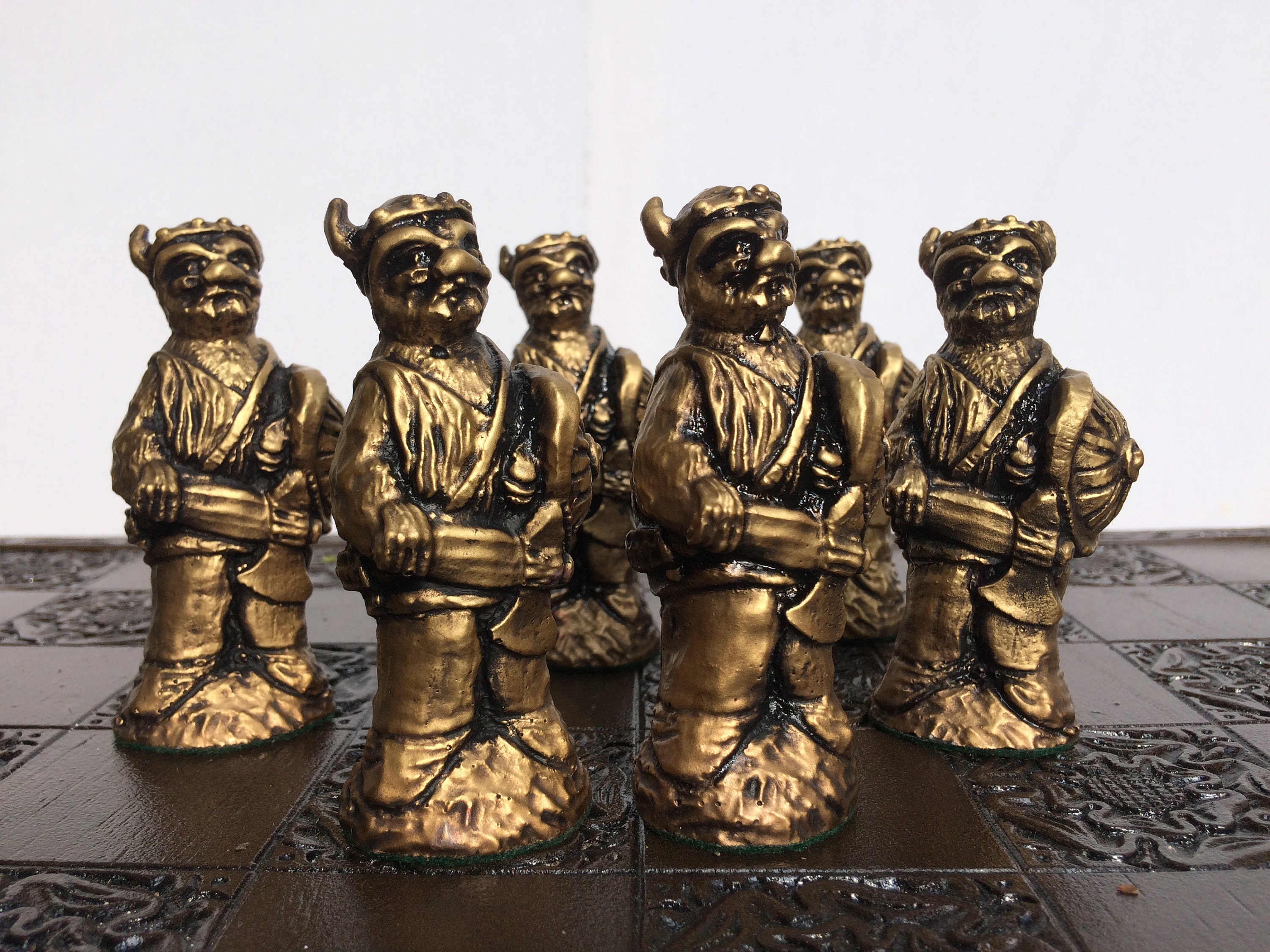 Lord of the Rings Chess Set LOTR Themed Chess Pieces in Gold -  Portugal