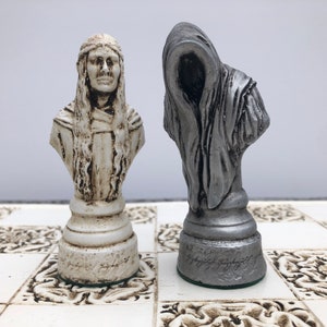 Lord of the Rings chess set and chess board Made to order image 3