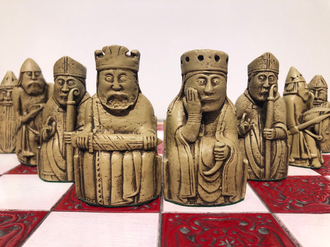 その他 THE LEWIS CHESSMEN MINIIATURE SET Lewis Chessmen - Extra Large Isle of Lewis Chess Set