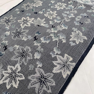 Painel de tecido de quimono japonês de seda vintage Oshima Tsumugi tingido à mão em lama de bordo OV10