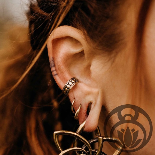 Ear Cuff Ägir Gold // Ear cuff, filigraan, nepoorbel, boho, vintage, brons, oorbel zonder oorgat, hippie, boho, boho, alternatieve fee