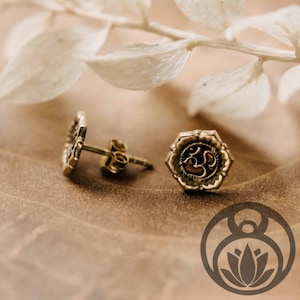 Stud Earrings Aum Ohm Goa Gold // Earrings, ear jewelry, studs, flower, mandala, 3D, boho, bohemian, filigree, stud earrings