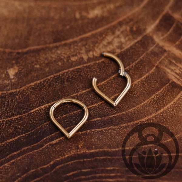 Septum Clicker Henare Gold // Septumring, Nasenschmuck, Nasenring, Helix, spitz, minimalistisch, Fee, Elfe, alternativ