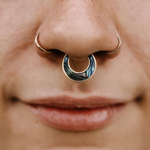 Septum Clicker Rishi Gold Abalone // Kolczyk do nosa, Hippie, Boho, Bohemian, Biżuteria boho, Biżuteria hipisowska, Alternatywa, Scena, Wróżka, Elf