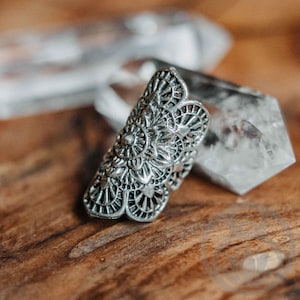 Ear Cuff Marja Silver // Ear clip ear cuff hippie boho silver no ear hole earrings to clamp clip festival mandala spiral