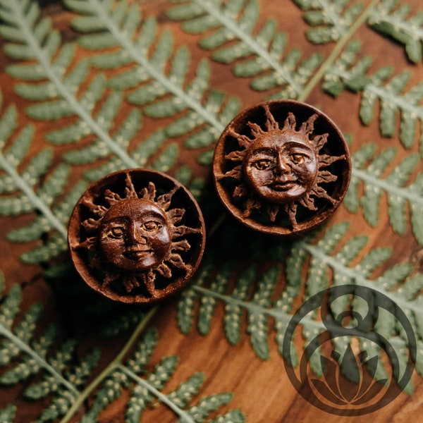 Plugs geschnitzte Sonne Holz // gedehnte Ohren, Sun, Moon, filigran, einzigartig, handmade, handgemacht