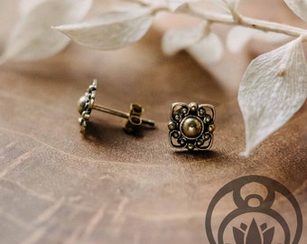 Stud earrings Jaluna Gold // Earrings, earrings, studs, flower, mandala, 3D, boho, bohemian, filigree, stud earrings