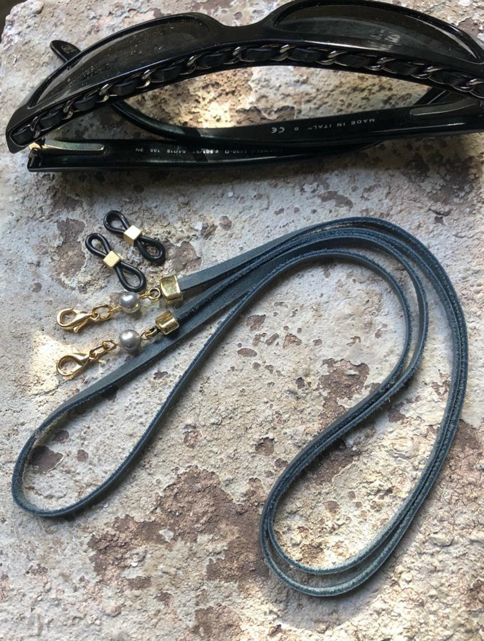 Grey Leather Chain / Eyewear Strap with Grey Pearl Lasso Etsy