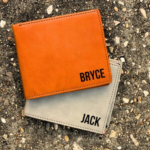 Cartera de hombre, Cartera delgada de estilo minimalista, Cartera personalizada, Regalo para él, Regalo de padrino, Regalo de marido, Regalo para él, Cartera grabada