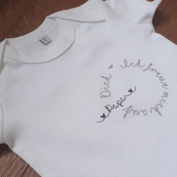 Baby Body für werdenden Papa oder Oma etc. mit silber reflektierendem Schriftzug, personalisiert