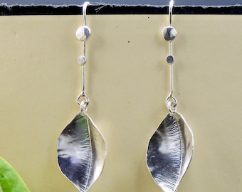 Artistic silver earrings, pod silver earrings, hammered silver earrings, nature earrings, fold formed jewerly, handmade in Italy.