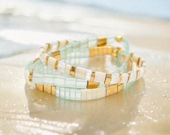 Mint Green Bracelet, Beachy Bracelets, Atlantis Inspired bracelet, Bahamas inspired gift, Green bead bracelet, bracelets for women, armband