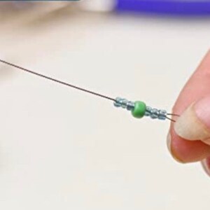 image of someone holding the Extra Heavy Collapsible Eye Beading Needles 2.5 inches. 






Extra Heavy Collapsible Eye Beading Needles 2.5” - 4 Pack | Easy-Thread Large Eye Needles for Tila, Delica, Seed Beads, & DIY Jewelry