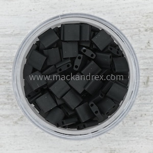 Cuentas Miyuki Tila negras mate: Cuentas japonesas tipo azulejo para la fabricación de joyas TL0401F
